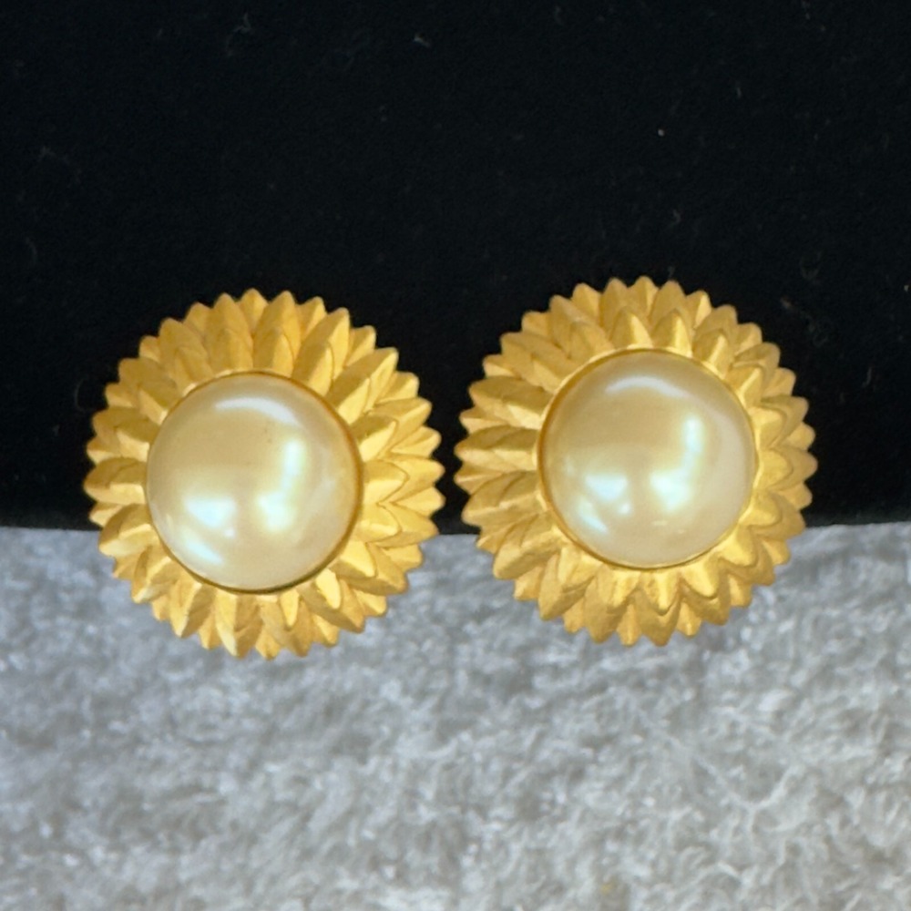 Vintage Monet Signed 1.25" Gold Tone Faux Pearl Sunflower Clip On Earrings Large